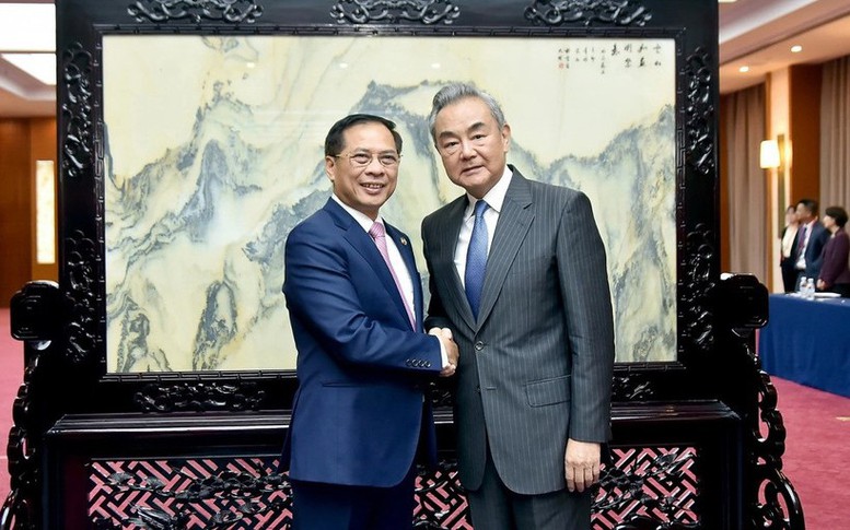 Phó Thủ tướng Bùi Thanh Sơn hội đàm với Bộ trưởng Ngoại giao Trung Quốc