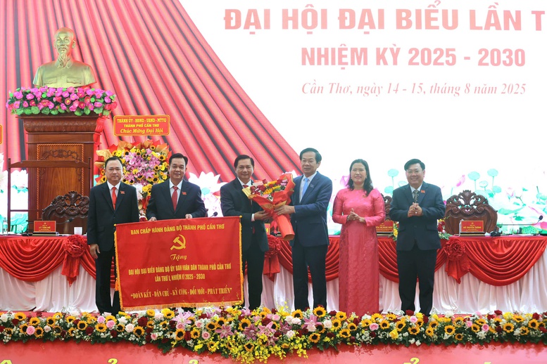 Nhiệm kỳ 2025-2030, Cần Thơ phấn đấu tăng trưởng GRDP từ 10% trở lên- Ảnh 2.