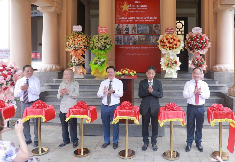 80 tác phẩm nghệ thuật tại triển lãm 'Những người con của Tổ quốc'- Ảnh 2.