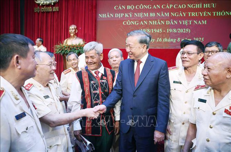 Tổng Bí thư Tô Lâm: Lực lượng công an nhân dân phải luôn giữ vững thế trận an ninh nhân dân vững chắc- Ảnh 1.