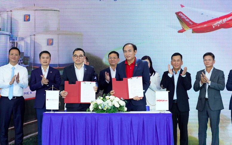 Đội bay Vietjet tiên phong sử dụng nhiên liệu hàng không bền vững SAF