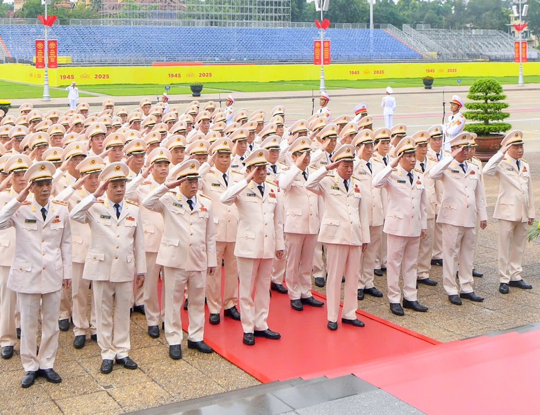 Lãnh đạo Đảng, Nhà nước vào Lăng viếng Chủ tịch Hồ Chí Minh và dâng hương tưởng niệm các anh hùng liệt sĩ- Ảnh 3.