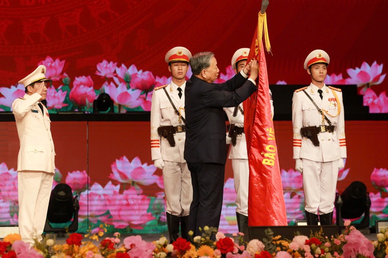 Diễn văn của Tổng Bí thư Tô Lâm tại Lễ kỷ niệm 80 năm Ngày Truyền thống CAND và 20 năm Ngày hội toàn dân bảo vệ An ninh Tổ quốc- Ảnh 5.