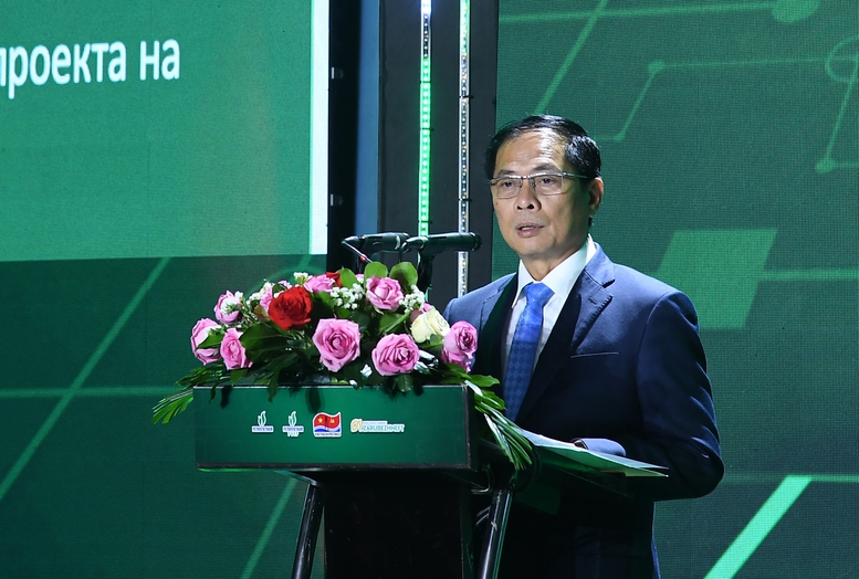 Vietsovpetro đón dòng dầu đầu tiên mỏ Kình Ngư Trắng - Kình Ngư Trắng Nam- Ảnh 1.