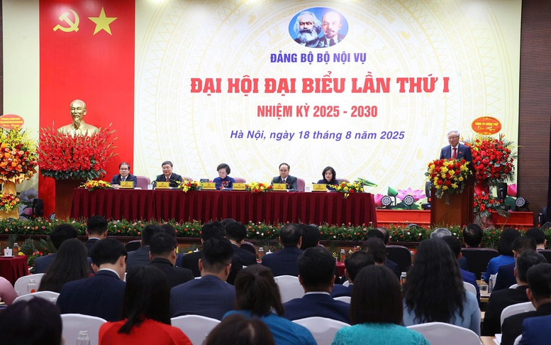 Bài phát biểu của Phó Thủ tướng Thường trực Chính phủ Nguyễn Hòa Bình tại Đại hội Đảng bộ Bộ Nội vụ lần thứ I, nhiệm kỳ 2025 - 2030