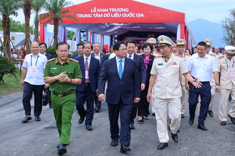 Thủ tướng: Trình cơ chế đột phá trong sáng tạo, khai thác dữ liệu trở thành trung tâm của nền kinh tế- Ảnh 1.