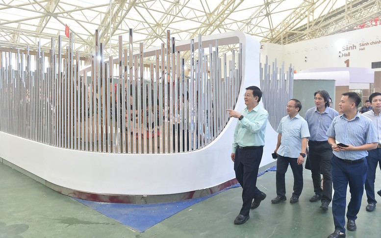 Tăng tốc hoàn thiện các hạng mục thi công gian trưng bày Triển lãm thành tựu 80 năm Quốc khánh