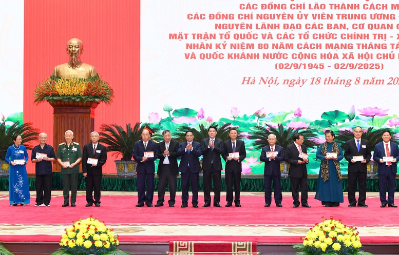 Mong muốn tiếp tục nhận được những ý kiến đóng góp tâm huyết của các đồng chí cán bộ cấp cao qua các thời kỳ- Ảnh 6.