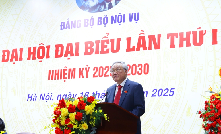 Cán bộ Bộ Nội vụ phải giỏi về nghiệp vụ, tinh thông về pháp luật, cần mẫn, tận tụy, công tâm, khách quan- Ảnh 2.