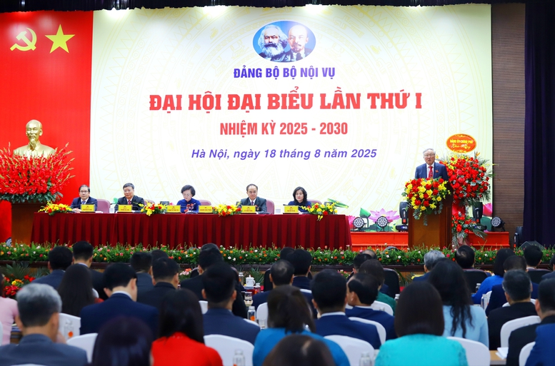Cán bộ Bộ Nội vụ phải giỏi về nghiệp vụ, tinh thông về pháp luật, cần mẫn, tận tụy, công tâm, khách quan- Ảnh 3.