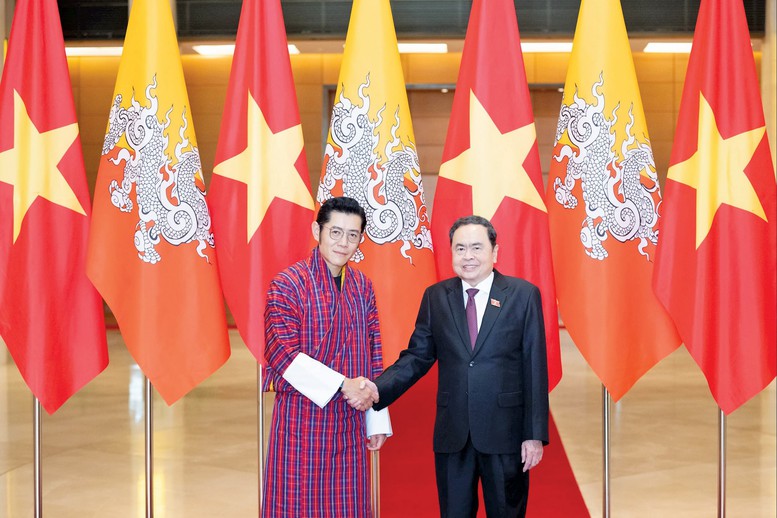 Chủ tịch Quốc hội Trần Thanh Mẫn hội kiến Quốc vương Bhutan- Ảnh 1.