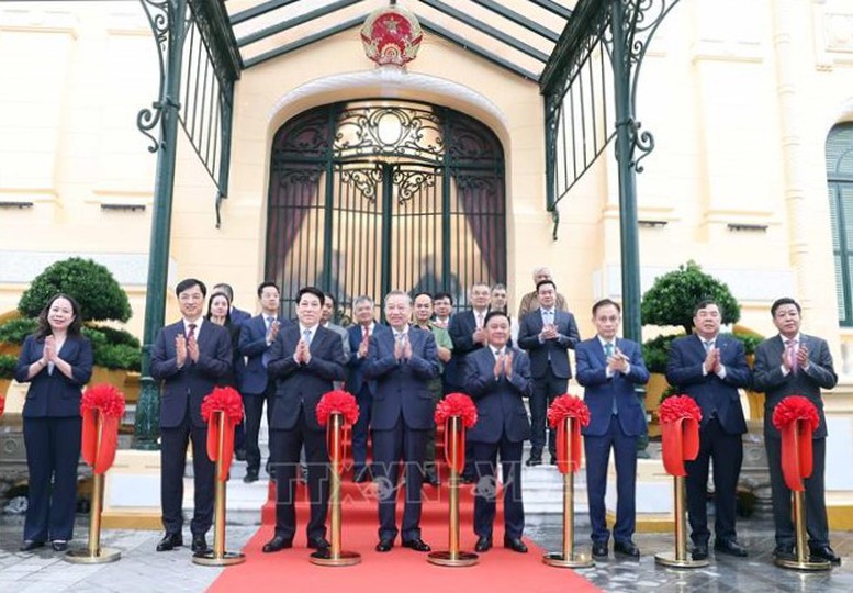 Tổng Bí thư và Chủ tịch nước dự lễ bàn giao Trụ sở làm việc Cơ quan Chủ tịch nước- Ảnh 1.