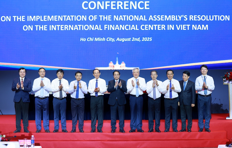 Thủ tướng chủ trì Hội nghị triển khai Nghị quyết của Quốc hội về Trung tâm tài chính quốc tế- Ảnh 1.