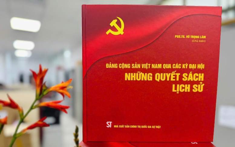 Cẩm nang lý luận sắc bén từ thực tiễn 13 kỳ Đại hội của Đảng