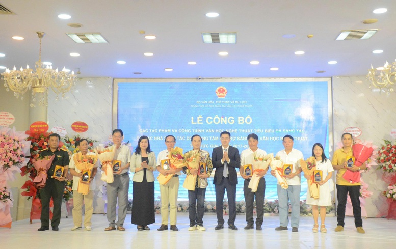 Công bố các tác phẩm, công trình văn học nghệ thuật tiêu biểu được sáng tác tại các Nhà sáng tác- Ảnh 3.