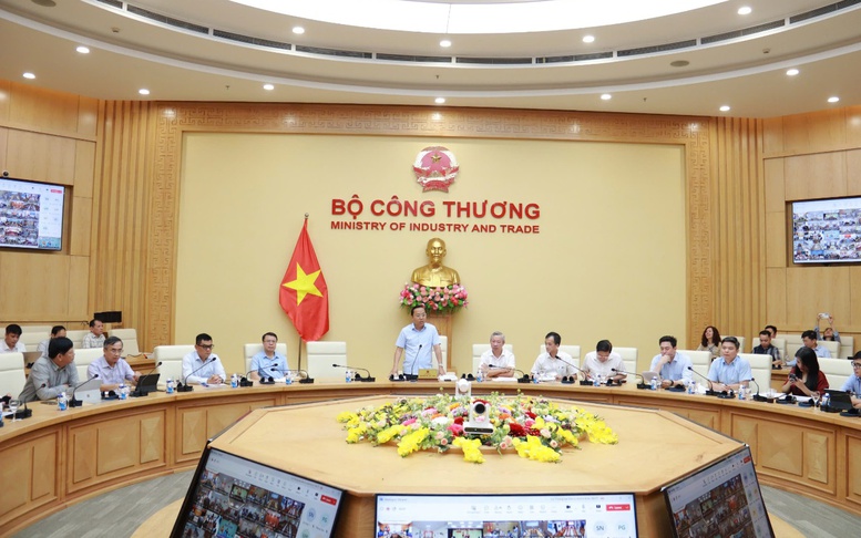 Tháo gỡ rào cản cho cơ chế mua bán điện trực tiếp và phát triển năng lượng tái tạo