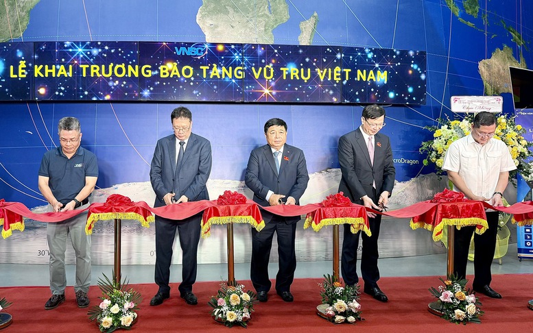 Phó Thủ tướng Nguyễn Chí Dũng dự lễ khai trương Bảo tàng Vũ trụ Việt Nam