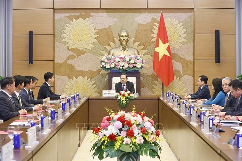 Chủ tịch Quốc hội Trần Thanh Mẫn tiếp Đoàn Ban Thanh niên Đảng Dân chủ Tự do Nhật Bản