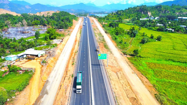 Ngành xây dựng nỗ lực giải ngân gần 60.000 tỷ đồng vốn đầu tư công trong 5 tháng cuối năm- Ảnh 2.