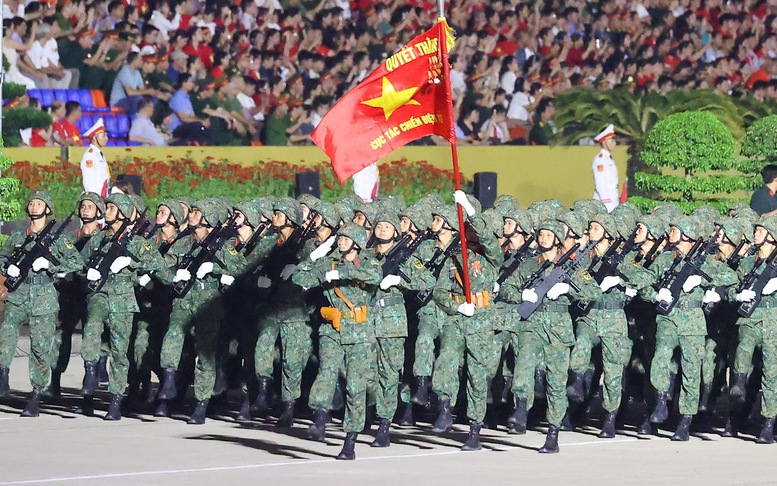Chùm ảnh: Các lực lượng tổng hợp luyện diễu binh, diễu hành tại Quảng trường Ba Đình