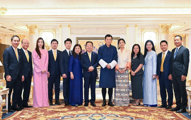 T&T Group đề xuất đầu tư nhiều dự án chiến lược tại tỉnh Khánh Hòa- Ảnh 8. Quốc vương Bhutan và Hoàng hậu tới thăm Tập đoàn T&T Group