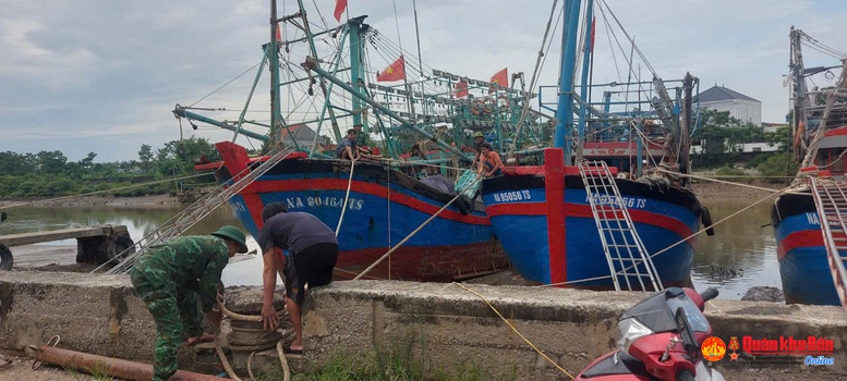 Thủ tướng lập Ban Chỉ đạo tiền phương, chủ trì cuộc họp ứng phó bão số 5 tại Nghệ An- Ảnh 2.
