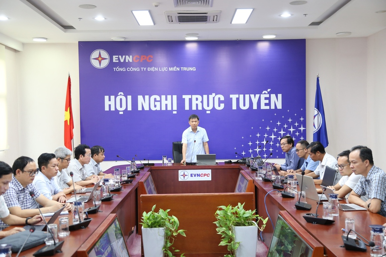 Ngành điện miền Trung triển khai ứng phó khẩn cấp với bão số 5- Ảnh 1.