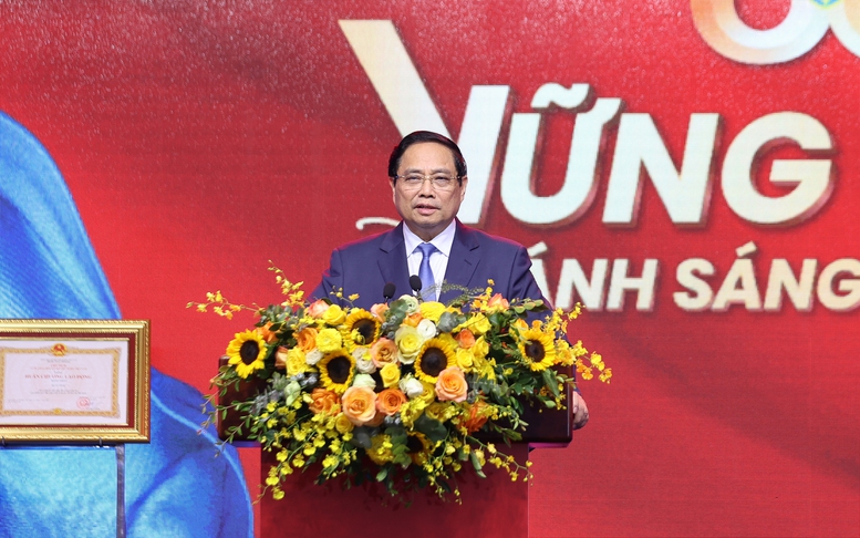 Thủ tướng: Đưa thể chế, pháp luật trở thành 