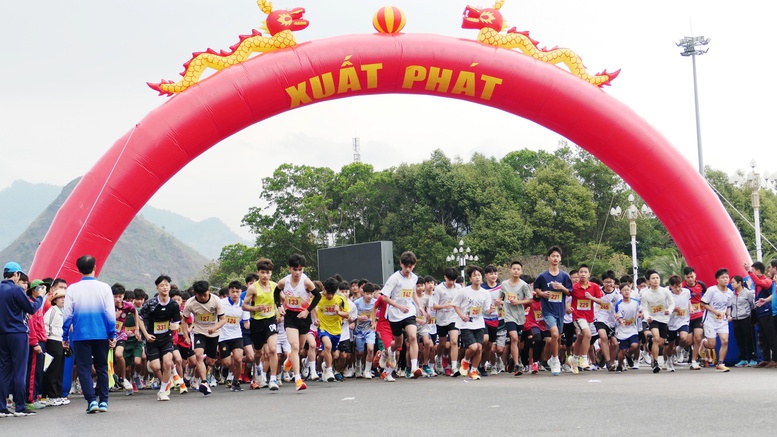 Đẩy mạnh Cuộc vận động “Toàn dân rèn luyện thân thể theo gương Bác Hồ vĩ đại”- Ảnh 1.