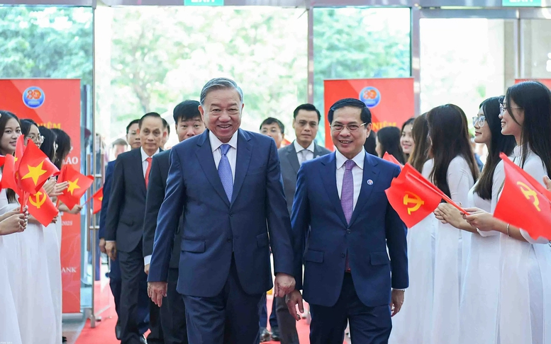Tổng Bí thư Tô Lâm: Ngoại giao thắp sáng niềm tin về một thế giới hòa bình, hợp tác và phát triển