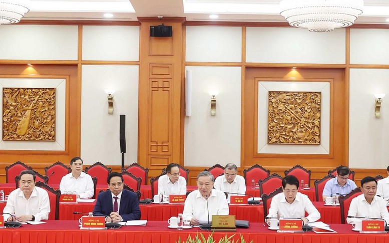 Bộ Chính trị làm việc với Ban Thường vụ Quân ủy Trung ương