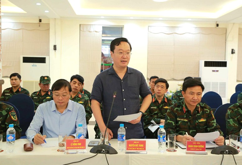 Phó Thủ tướng Trần Hồng Hà chủ trì họp chỉ đạo khắc phục hậu quả bão số 5, ứng phó với mưa lũ sau bão- Ảnh 3.