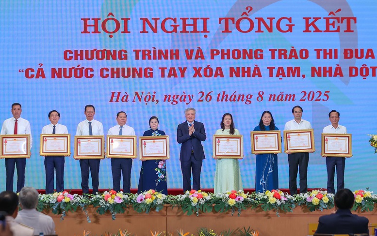 Thủ tướng: Xóa hơn 330.000 nhà tạm, dột nát là 