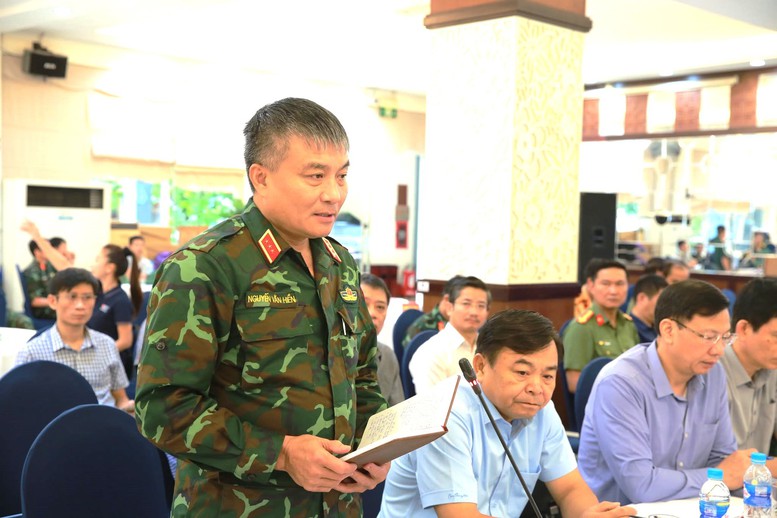 Phó Thủ tướng Trần Hồng Hà chủ trì họp chỉ đạo khắc phục hậu quả bão số 5, ứng phó với mưa lũ sau bão- Ảnh 5.