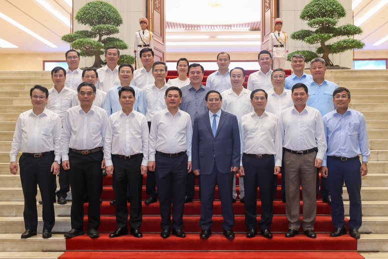Thủ tướng: Khẩn trương trình Quốc hội cơ chế, chính sách đặc biệt, đột phá thực hiện hội nhập quốc tế- Ảnh 7. Thủ tướng: Khẩn trương trình Quốc hội cơ chế, chính sách đặc biệt, đột phá thực hiện hội nhập quốc tế- Ảnh 7.