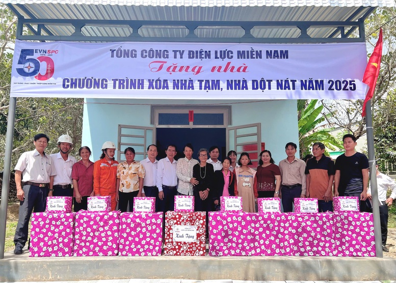 EVNSPC dành gần 19 tỷ đồng góp phần xóa nhà tạm tại các tỉnh miền Nam- Ảnh 2.