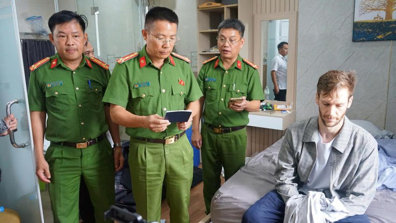 Bắt giữ nghi phạm cướp tiệm vàng tại Đà Nẵng sau gần 15 giờ truy bắt- Ảnh 1.