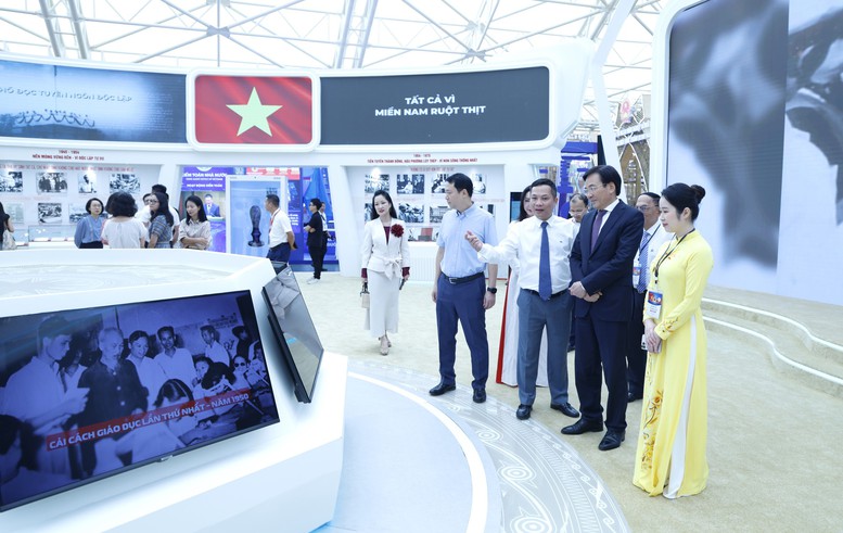 Triển lãm ‘Văn phòng Chính phủ - 80 năm đồng hành cùng dân tộc’- Ảnh 3.