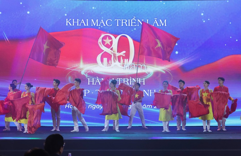 TỔNG THUẬT: Khai mạc trọng thể Triển lãm thành tựu đất nước “80 năm hành trình Độc lập - Tự do - Hạnh phúc”- Ảnh 6.