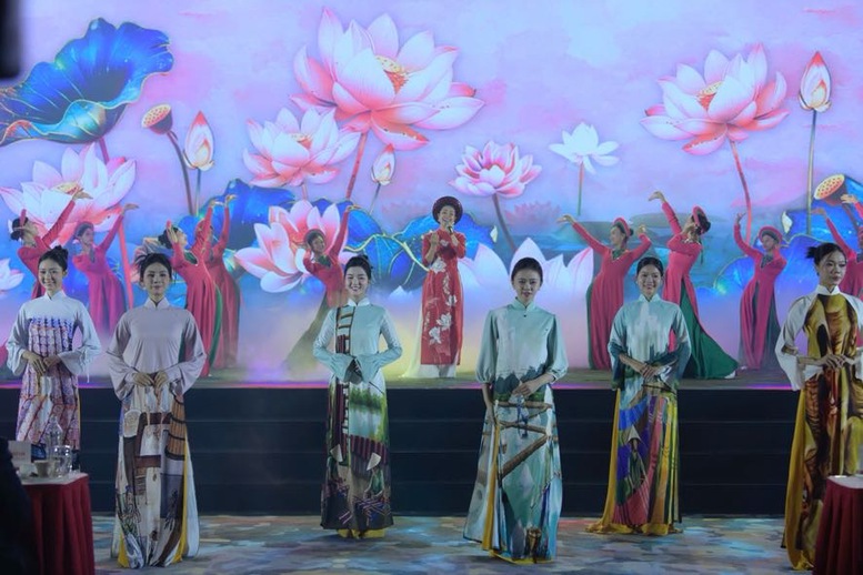 Thủ tướng: Triển lãm 80 năm tôn vinh lịch sử vẻ vang, lan tỏa lòng yêu nước, niềm tự hào, khát vọng vươn mình của dân tộc- Ảnh 16. Ảnh: VGP/Nhật Bắc