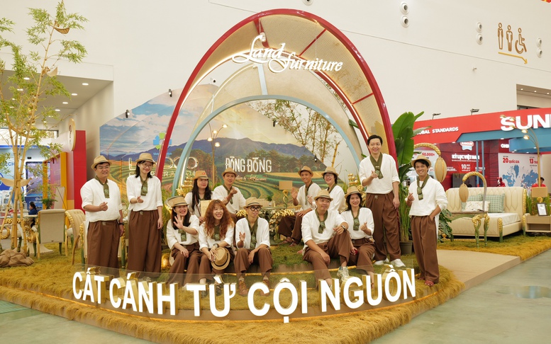 Trưng bày nghệ thuật ‘Cất cánh từ cội nguồn’: Kết nối bản sắc văn hóa Việt