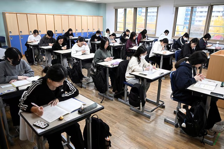 Hàn Quốc là quốc gia mới nhất cấm điện thoại trong lớp học- Ảnh 1.