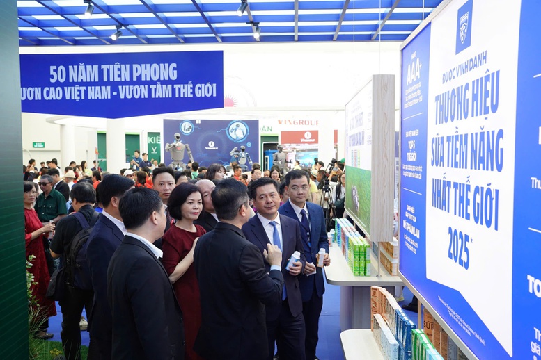 Vinamilk tái hiện hành trình đến với thương hiệu sữa tiềm năng nhất thế giới tại Triển lãm thành tựu đất nước- Ảnh 2.