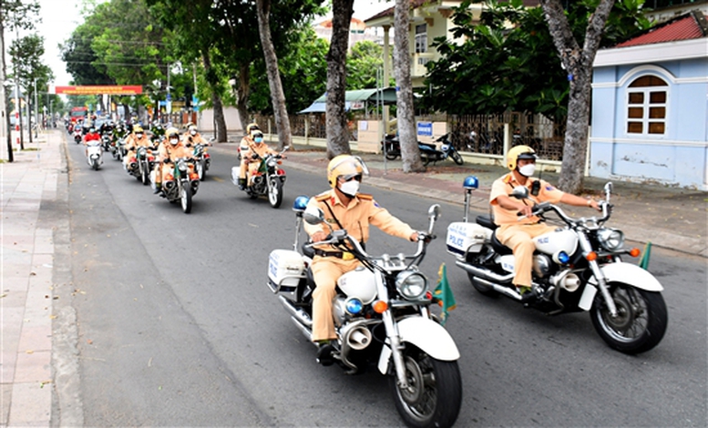 Bảo đảm trật tự ATGT trong thời gian tổ chức Triển lãm thành tựu Đất nước- Ảnh 1.