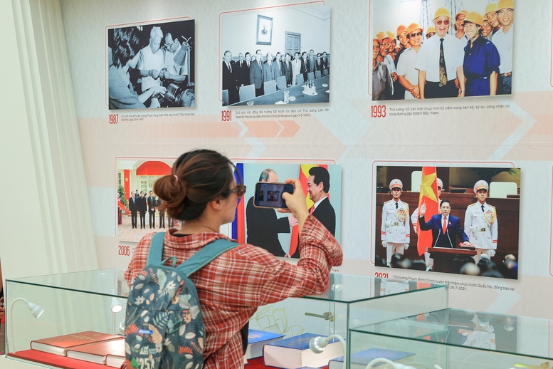 Triển lãm Thành tựu đất nước thu hút đông đảo người dân đến tham quan- Ảnh 7.