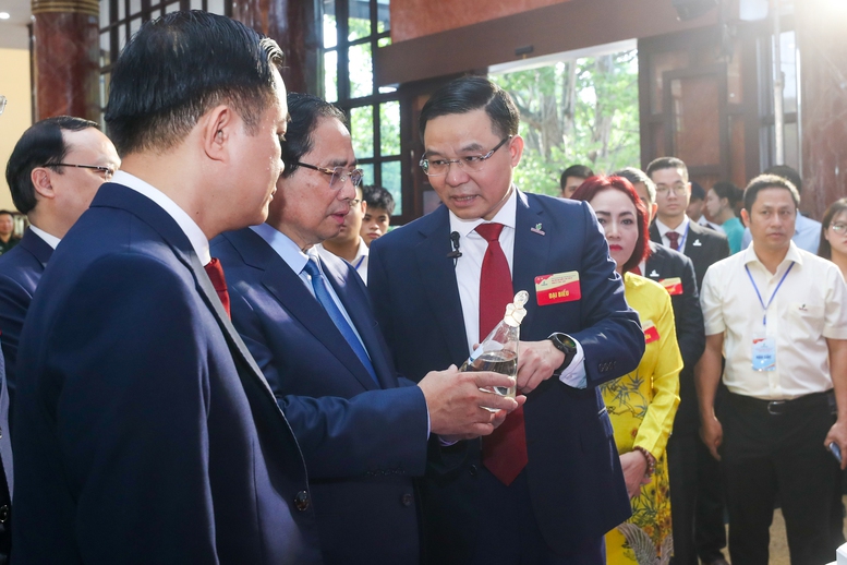 Thủ tướng: Petrovietnam cần phấn đấu vào nhóm 5 doanh nghiệp hàng đầu Đông Nam Á- Ảnh 11.