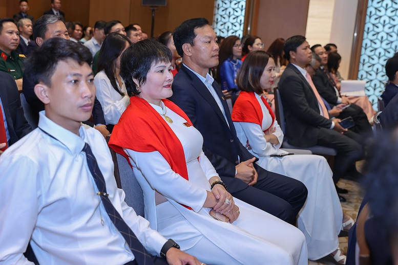 TỔNG THUẬT: Thủ tướng Chính phủ gặp mặt doanh nghiệp- Ảnh 14.