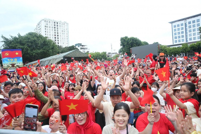 Thủ tướng Chính phủ yêu cầu khẩn trương triển khai tặng quà Quốc khánh cho người dân, bảo đảm đúng tiến độ- Ảnh 1.