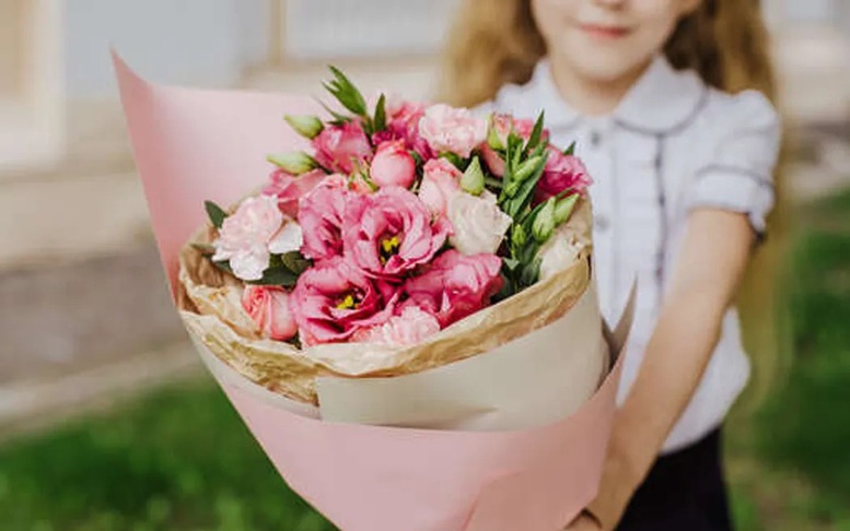 Giáo viên tại Nga chỉ được phép nhận quà tặng tối đa 3.000 ruble