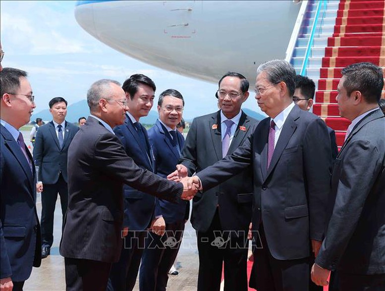 Ủy viên trưởng Nhân đại toàn quốc Trung Quốc Triệu Lạc Tế bắt đầu thăm chính thức Việt Nam- Ảnh 2.